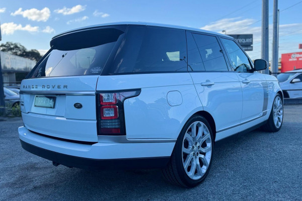 2014 MY14.5 Land Rover Range Rover L405 SDV8 Vogue SE SUV Image 8