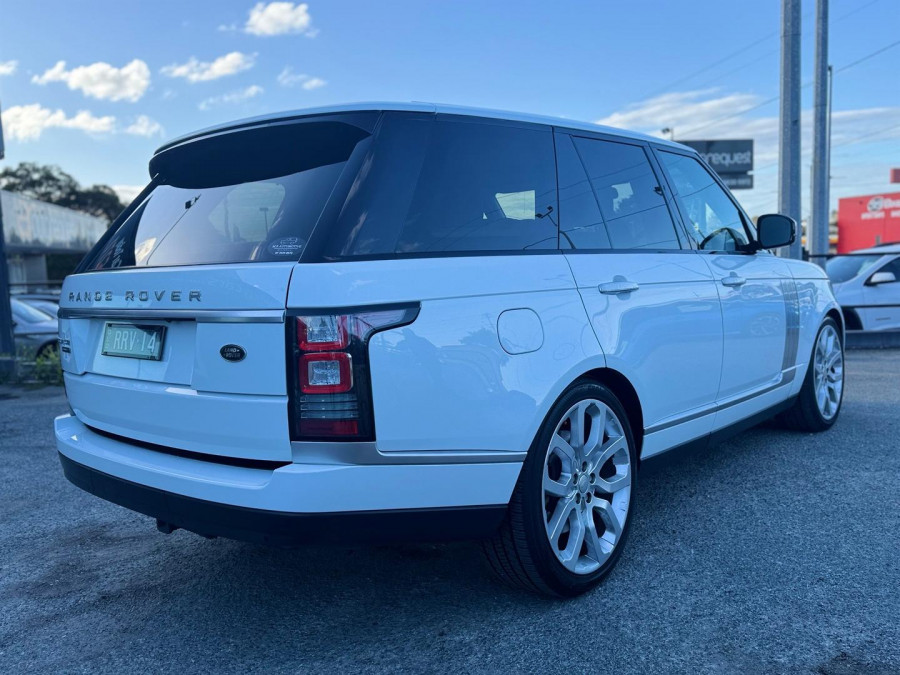 2014 MY14.5 Land Rover Range Rover L405 SDV8 Vogue SE SUV Image 8