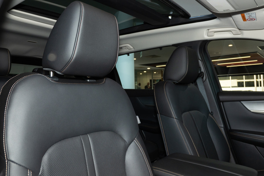 2025 Mazda CX-80 KL P50e GT SUV Image 9