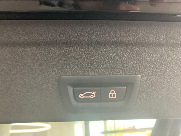 2023 BMW X6 G06 M50i SUV image 26