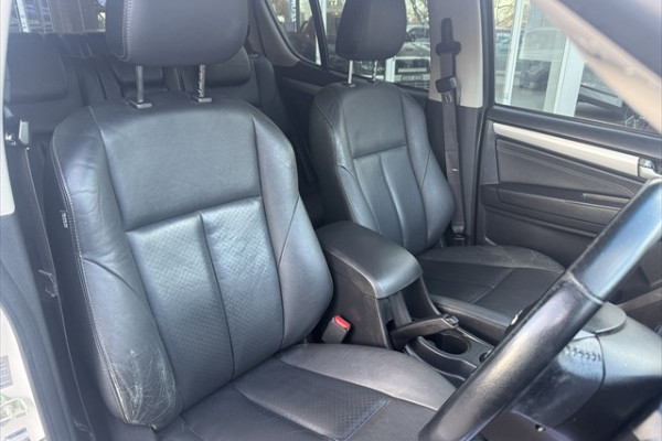 2015 Isuzu MU-X LS-T SUV Image 11