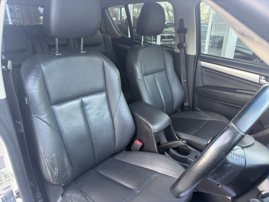 2015 Isuzu MU-X LS-T SUV Image 11