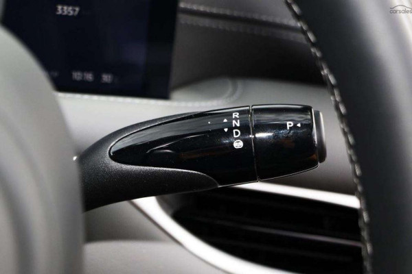 2026 MG IM5 P12L Performance Hatch Image 11