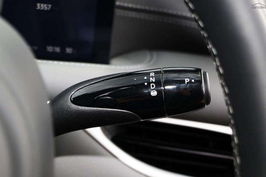 2026 MG IM5 P12L Performance Hatch Image 11