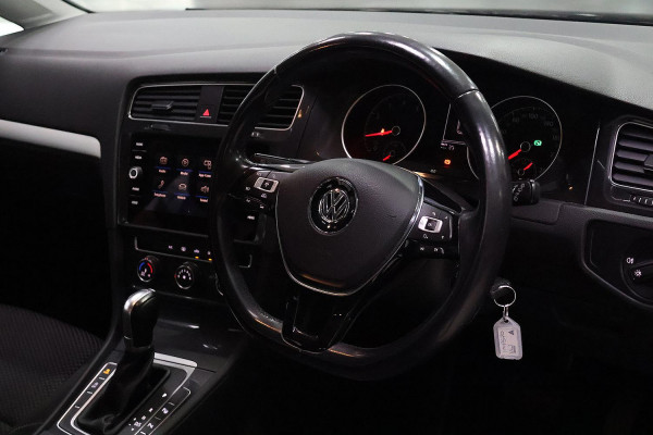 2018 Volkswagen Golf 7.5 110TSI Trendline Hatch image 7