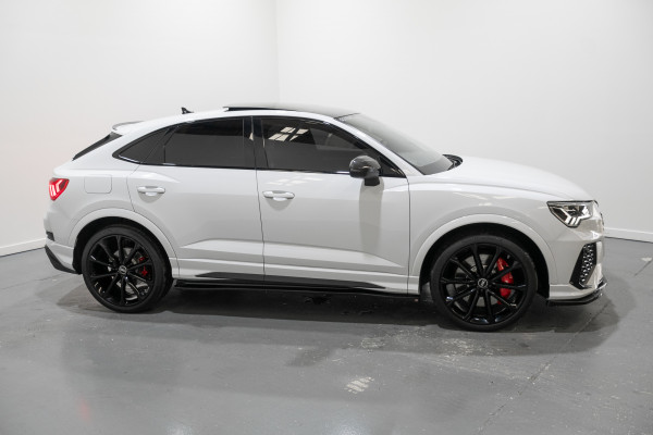 2024 Audi RS Q3 SUV image 8