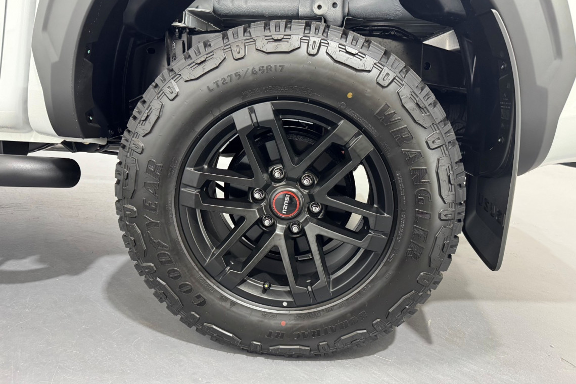 2024 Isuzu Dmax 4x4 RG MY24 BLADE Ute Image 11