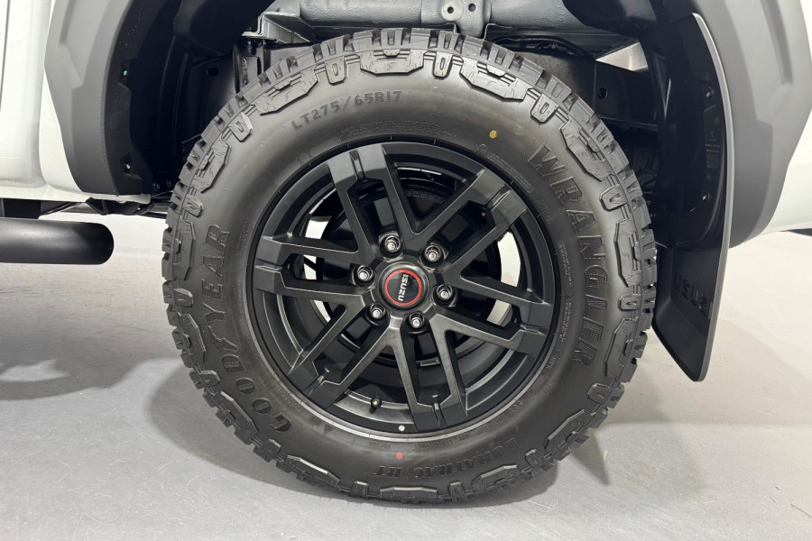 2024 Isuzu Dmax 4x4 RG MY24 BLADE Ute Image 11