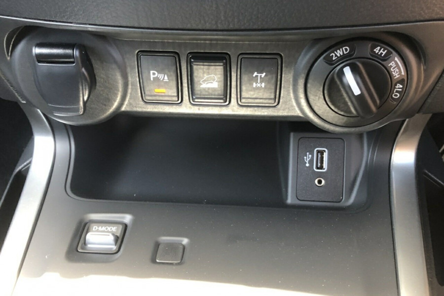 2024 Nissan Navara D23 ST Ute Image 24