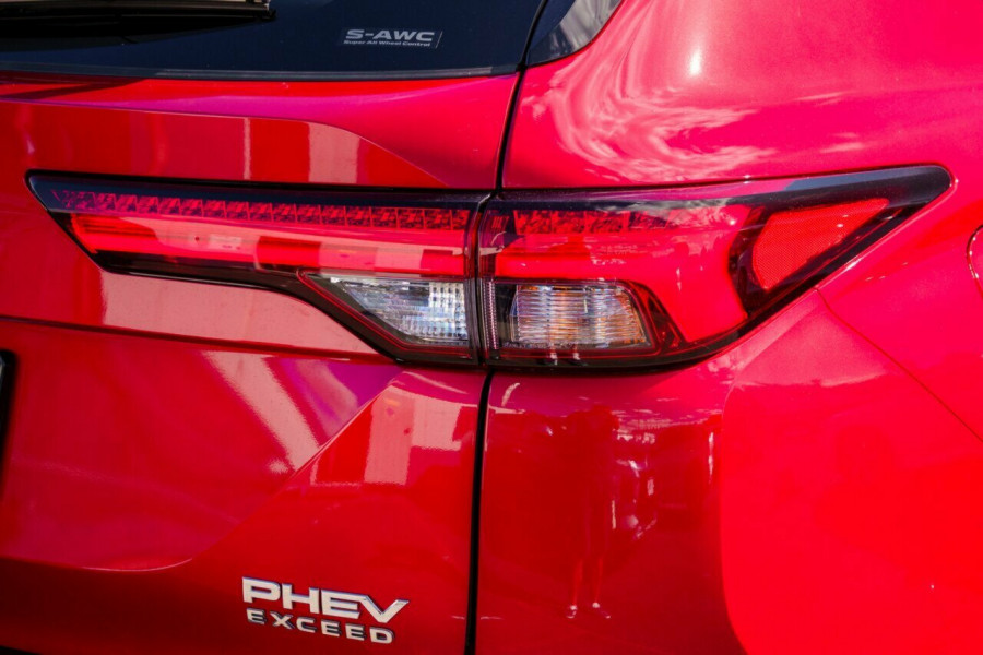 2024 Mitsubishi Outlander ZM PHEV Exceed SUV Image 7