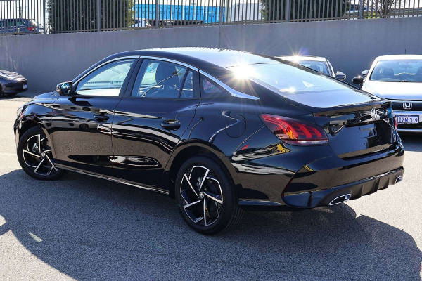 2026 MY25 MG MG5 AP32 Essence Sedan Image 2
