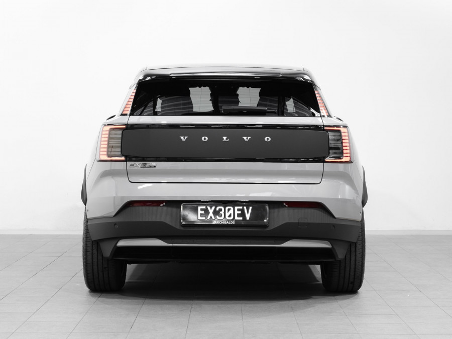 2026 Volvo EX30 Cross Country  Ultra Twin Motor Performance SUV Image 7