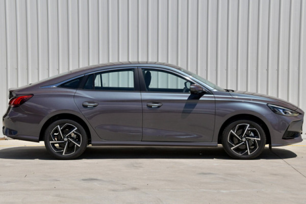 2024 MG MG5 AP32 Essence Sedan