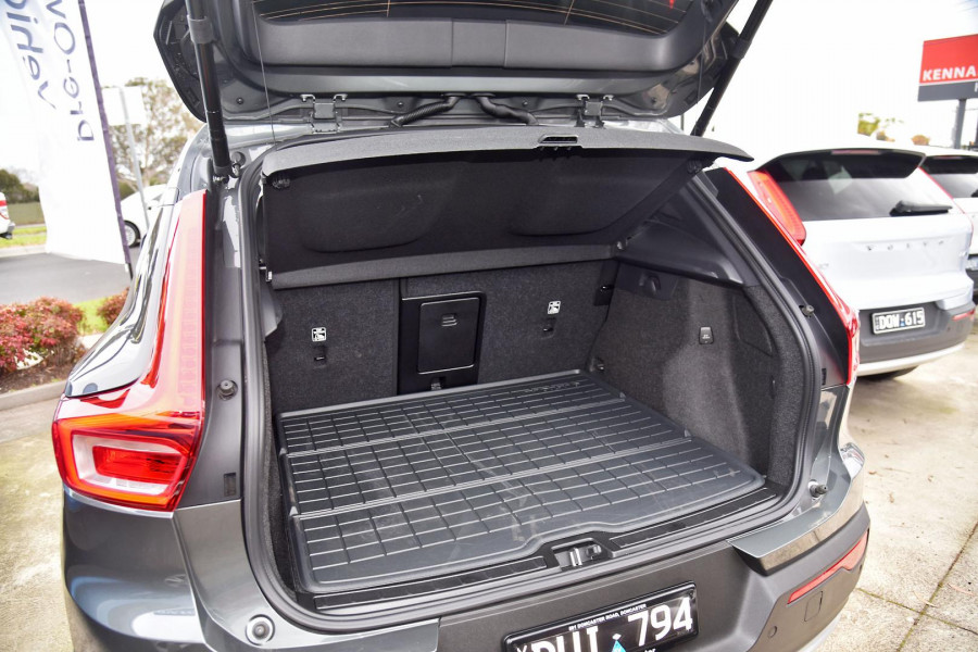 2025 MY26 Volvo XC40 XZ Plus B4 SUV Image 5