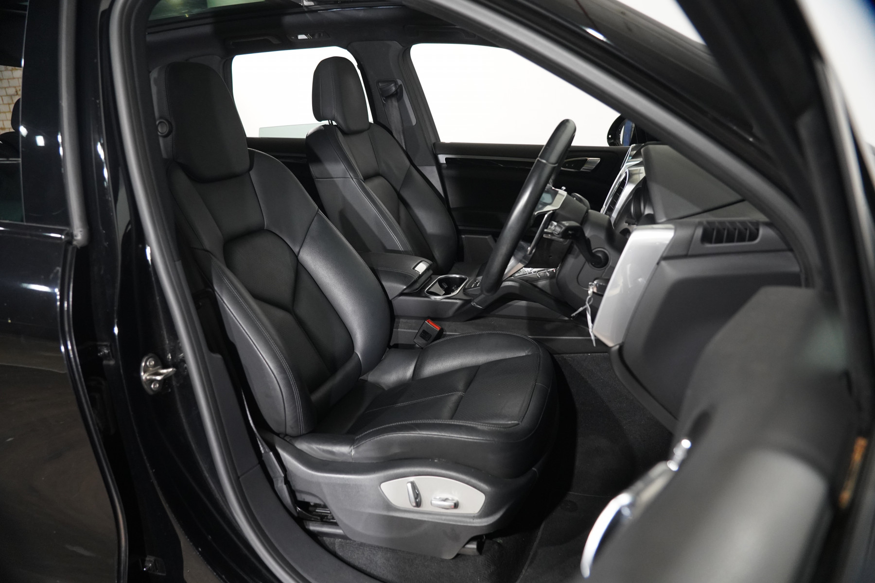 2016 Porsche Cayenne Diesel SUV Image 23
