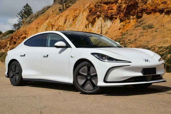 2026 MG IM5 P12L Premium Hatch Image 1
