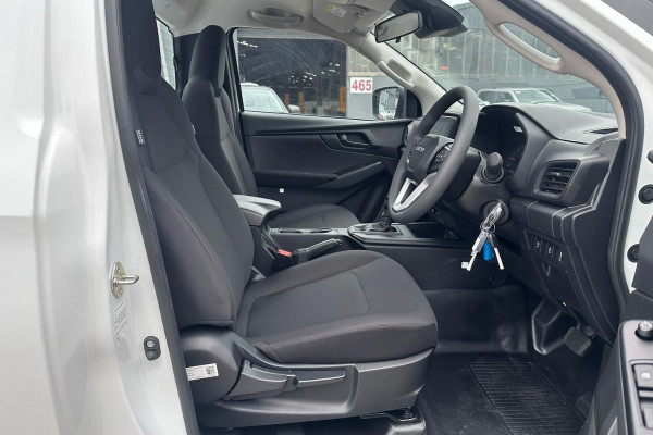 2026 MY25.5 Isuzu D-MAX RG SX High Ride Cab Chassis Image 8