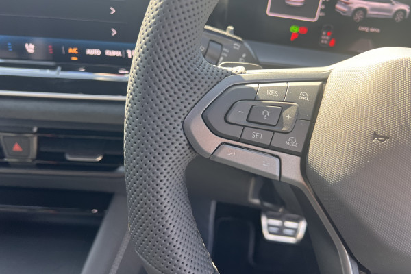 2026 Volkswagen Tayron R4 195TSI R-Line SUV Image 14