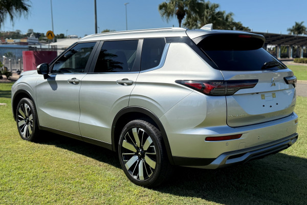 2025 Mitsubishi Outlander ZM Aspire SUV Image 4