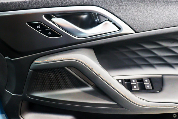 2025 MG HS AS33 Essence SUV Image 13