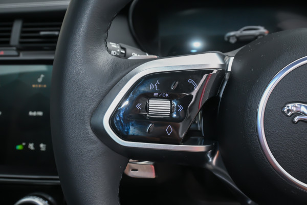 2025 MY24.75 Jaguar E-PACE X540 R-Dynamic SE SUV image 13
