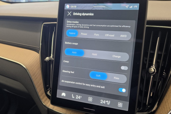 2025 MY26 Volvo XC60 UZ Ultra T8 Plug-in Hybrid Dark SUV Image 17