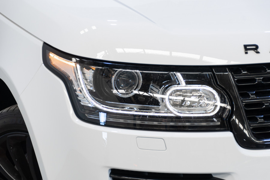 2018 Land Rover Range Rover SDV8 Vogue SE SUV Image 2