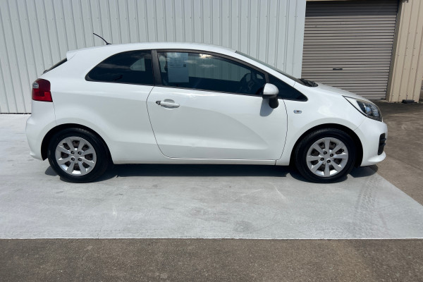 2015 Kia Rio UB S Hatch Image 3