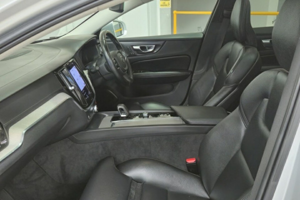 2021 MY22 Volvo V60 Cross Country Z Series B5 Wagon Image 17