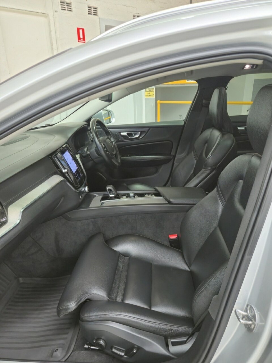 2021 MY22 Volvo V60 Cross Country Z Series B5 Wagon Image 17