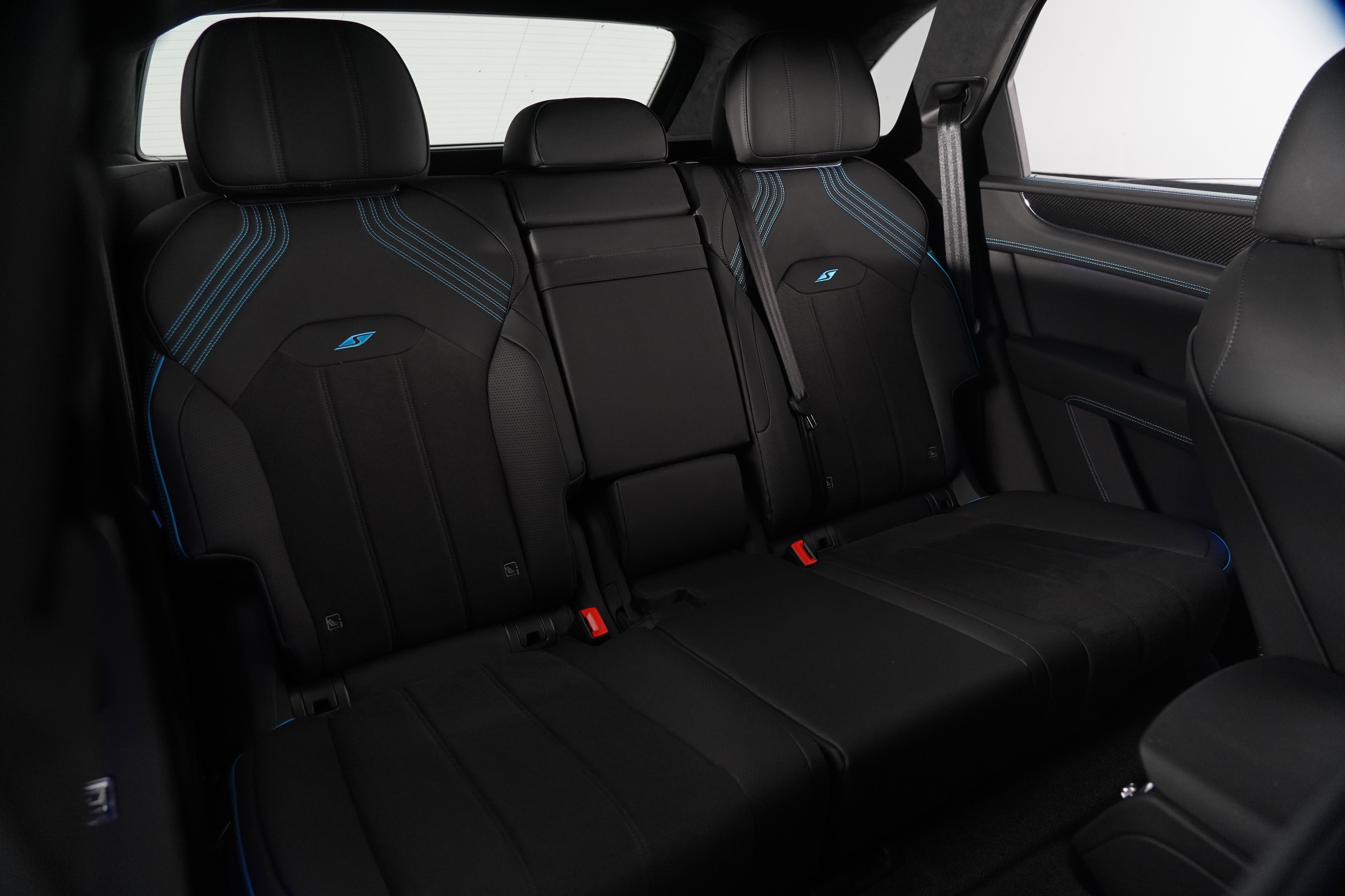 2024 Bentley Bentayga V8S Black Line SUV Image 32