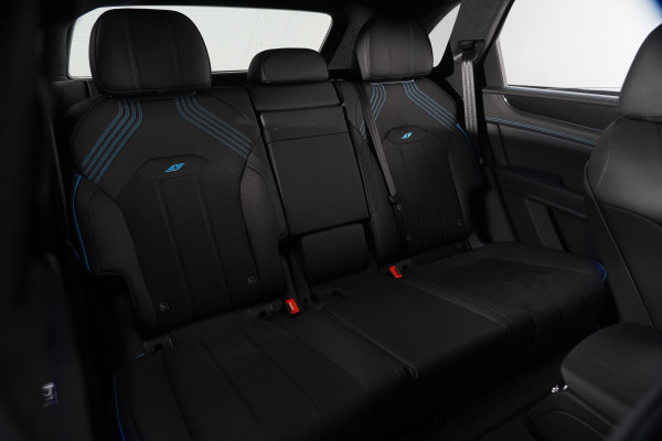 2024 Bentley Bentayga V8S Black Line SUV Image 32