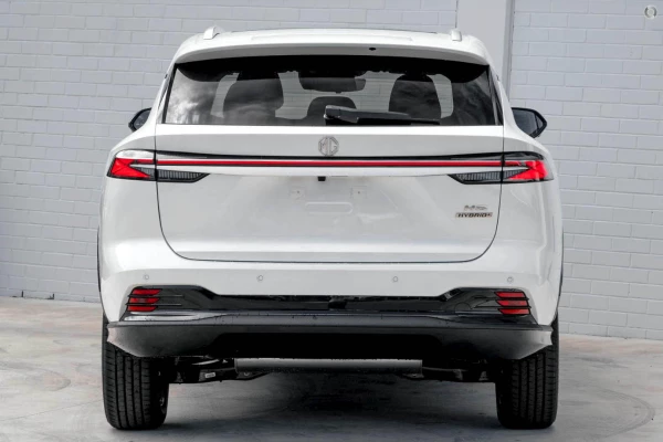 2025 MG HS AS33 Essence Hybrid+ SUV Image 3