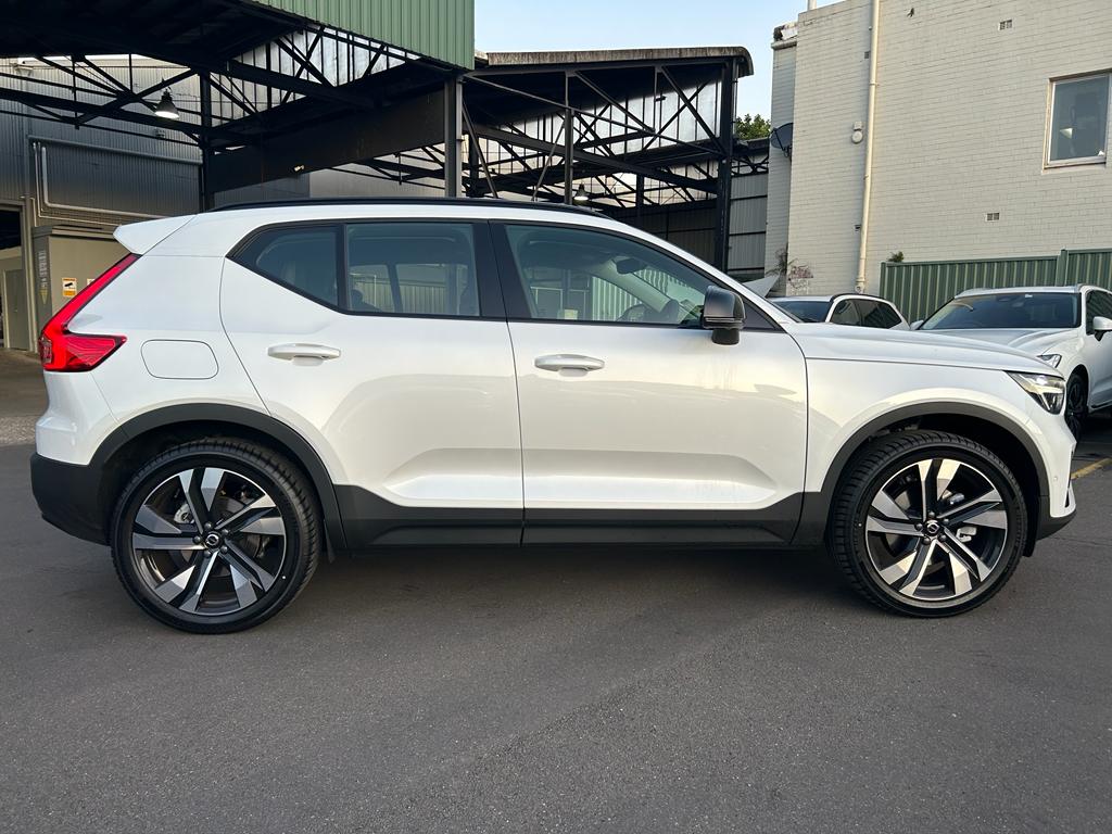 Demo 2023 Volvo XC40 Ultimate B5 Dark #9915332 Five Dock, NSW