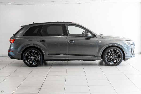 2025 Audi Q7 4M 50 TDI S line SUV image 3