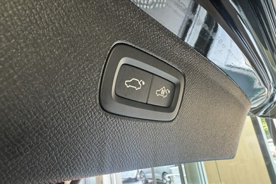 2024 MY25 Volvo XC90 L Series Ultra T8 Plug-In Hybrid SUV Image 21
