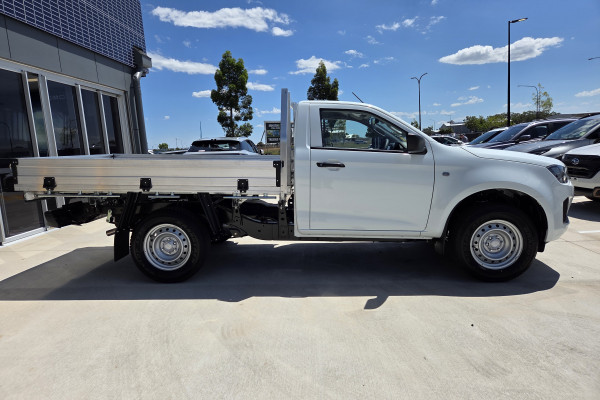 2026 Isuzu D-MAX RG SX High Ride Cab Chassis Image 2