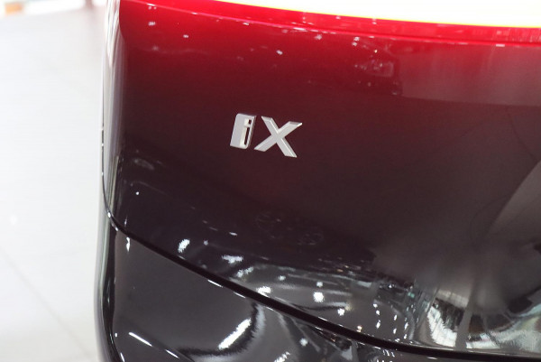 2026 MY25 BMW iX I20 xDrive45 M Sport SUV image 4