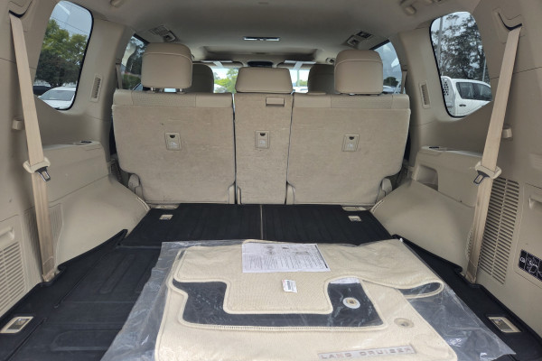 2024 Toyota LandCruiser FJA300R VX SUV Image 10
