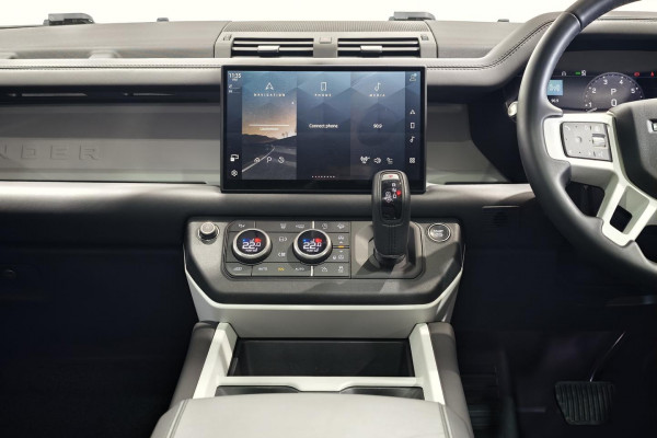 2025 MY25.5 Land Rover Defender L663 110 P400 S SUV Image 14