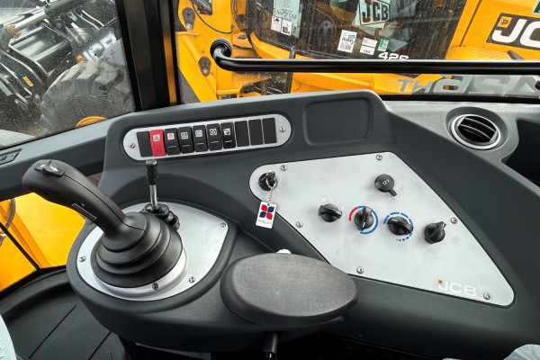 2025 JCB WHEELED LOADER Wheel Loader Image 13