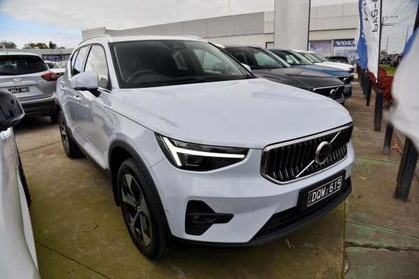 2025 Volvo XC40 XZ Ultra B4 Bright SUV Image 1