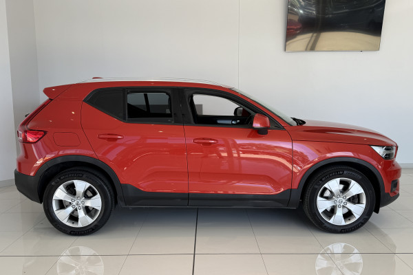 2021 Volvo XC40 XZ T4 Momentum SUV