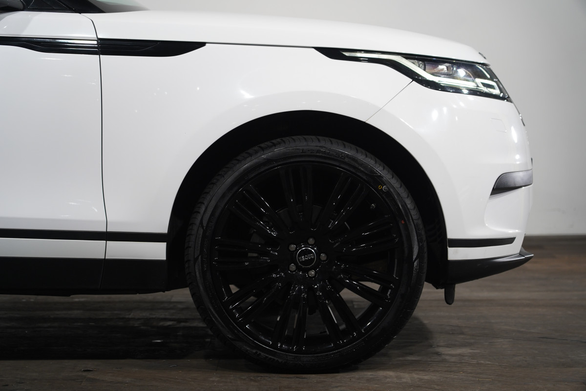 2017 Land Rover Velar D180 Hse Awd SUV Image 5