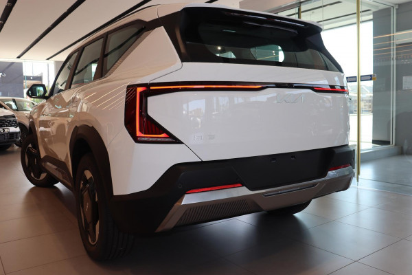 2026 Kia EV5 OVc Air Long Range SUV Image 10