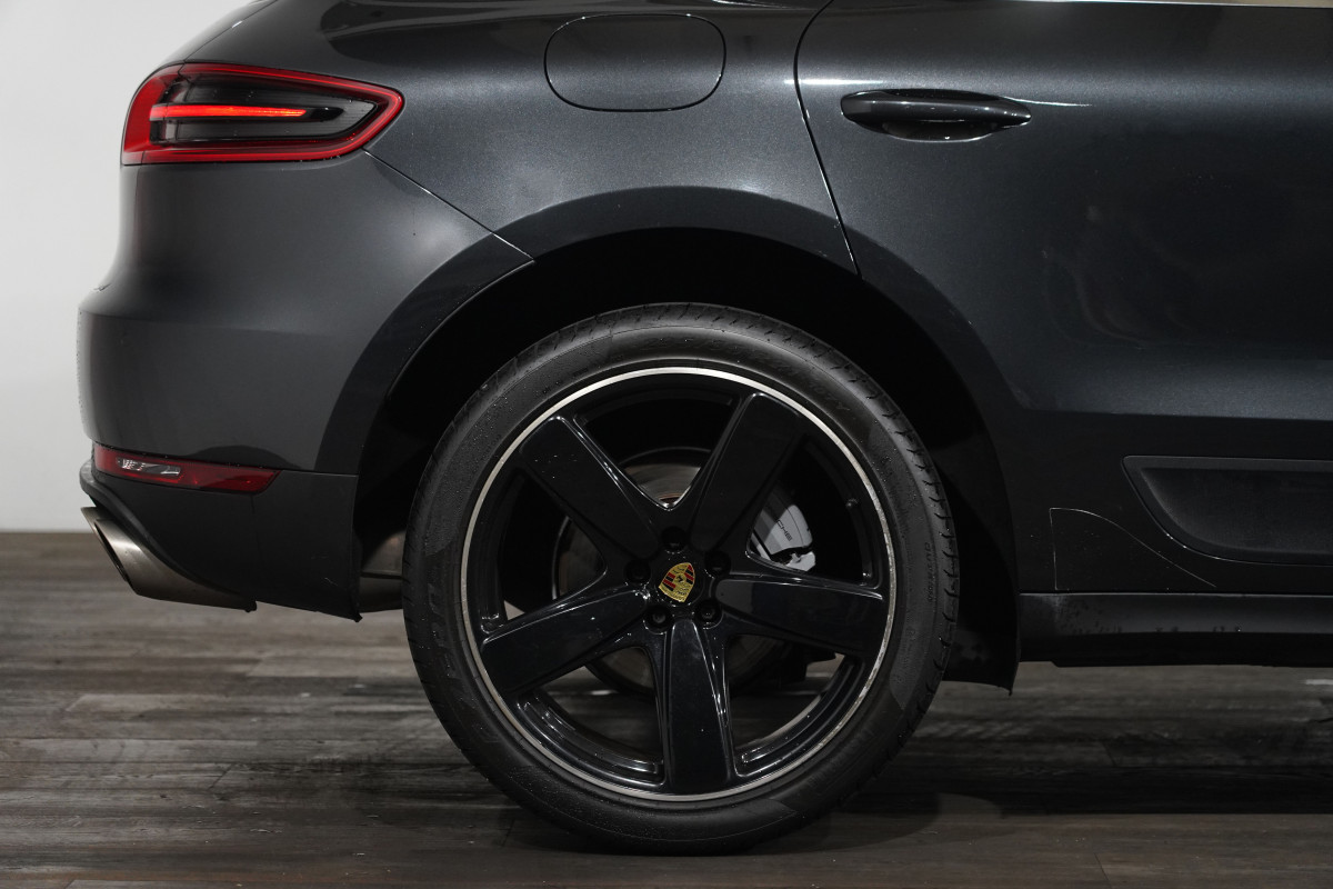 2018 Porsche Macan S SUV Image 6