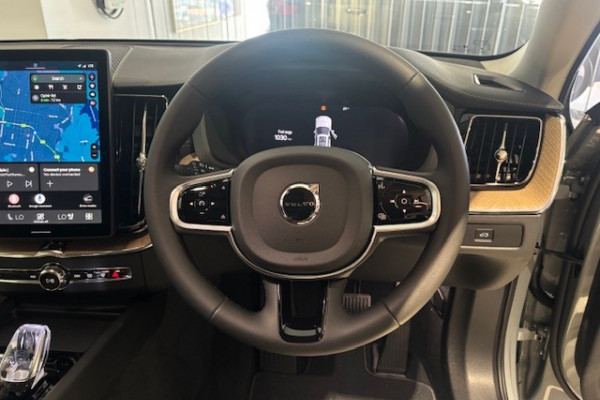 2026 Volvo XC60 UZ Ultra B5 Dark SUV Image 9