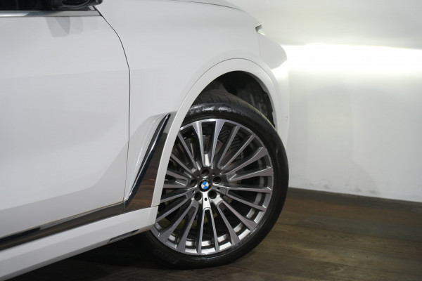 2022 BMW X7 Xdrive40d Design Pure Exc Mhev SUV Image 11