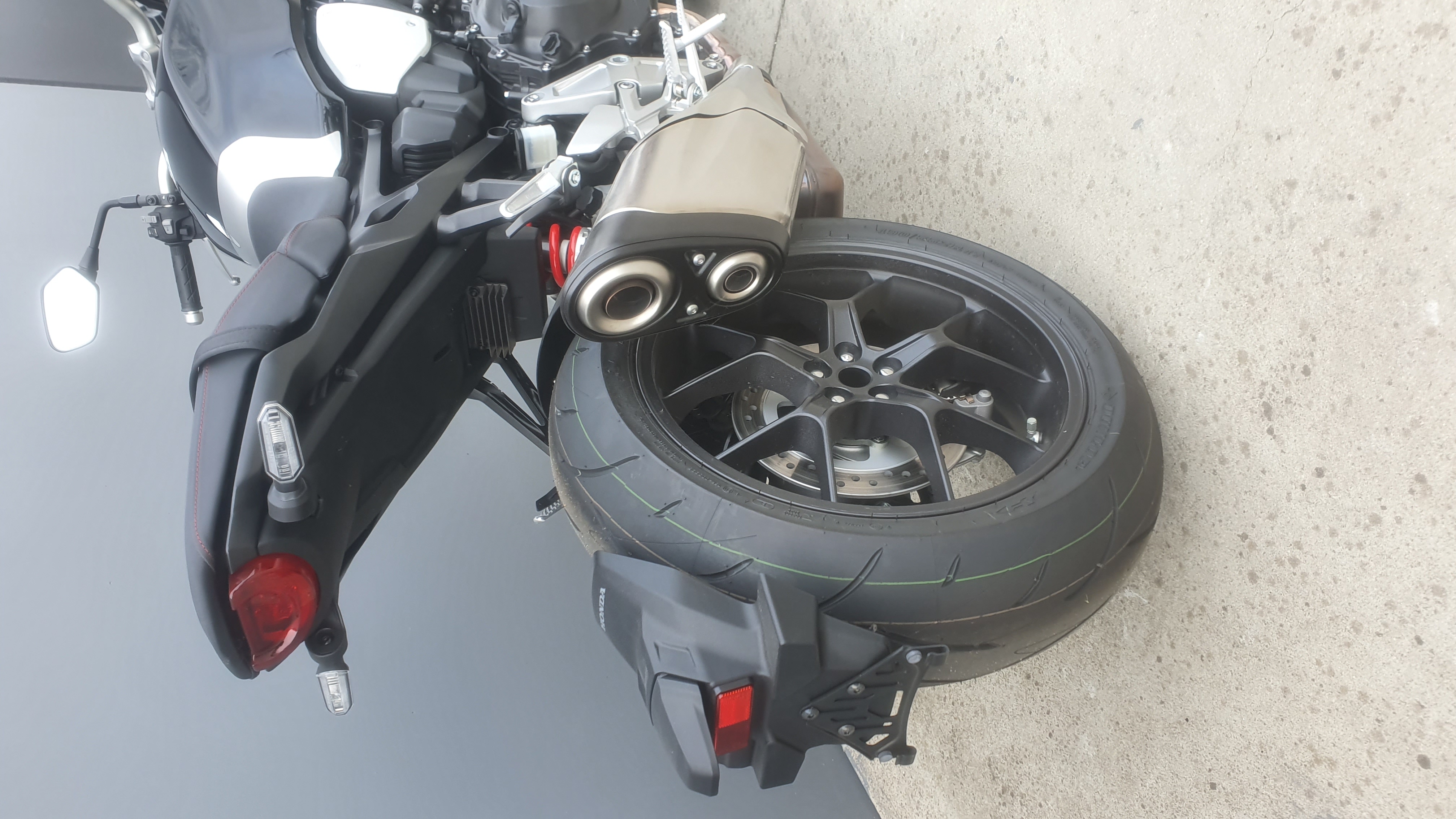 2019 Honda CB1000R Motorcycle Image 8