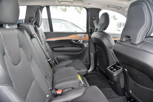 2023 MY24 Volvo XC90  Ultimate B5 Bright SUV Image 5